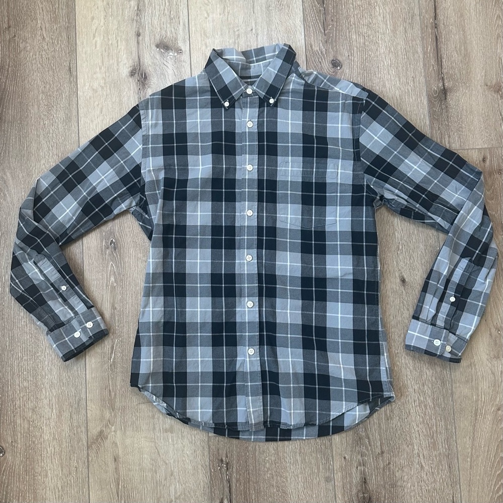 Like New MERONA Men’s Medium Long Sleeve Button Down Shirt Office Wear